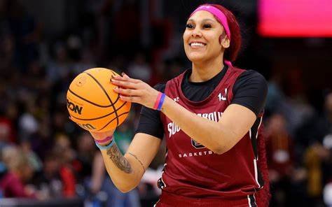 Basquete: Kamilla Cardoso brilha e registra recorde de pontos na temporada pelo Shanghai