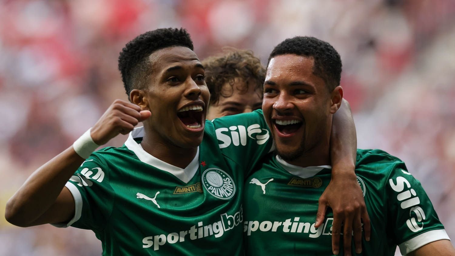 Palmeiras assume liderança do Brasileirão